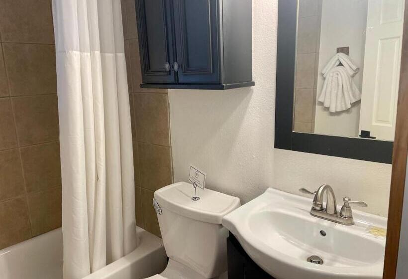דירה בת חדר שינה 1 עם מרפסת, Blanco County Inn & Guesthouses