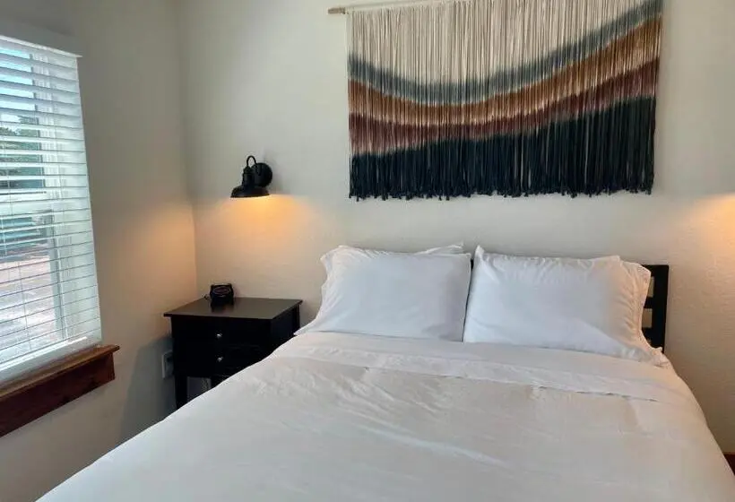 バルコニー付き１ベッドルームアパートメント, Blanco County Inn & Guesthouses