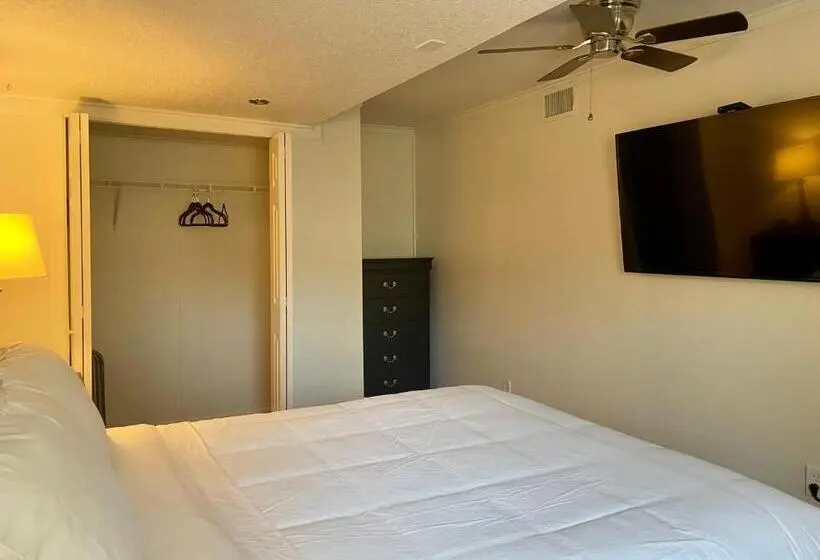 ツーベッドルーム　ヴィラ, Blanco County Inn & Guesthouses