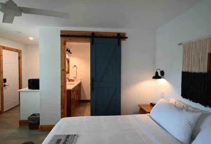 キングサイドベッドのスタンダードワンルーム, Blanco County Inn & Guesthouses