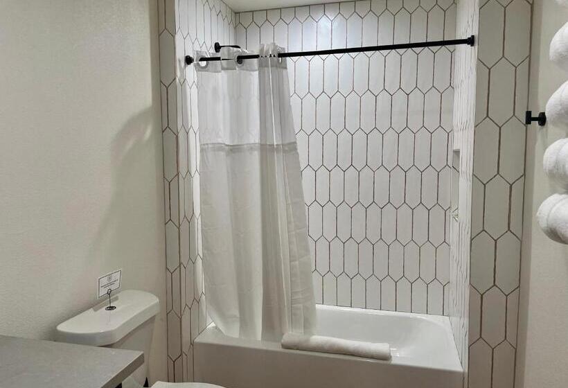 Семейный Номер, Blanco County Inn & Guesthouses