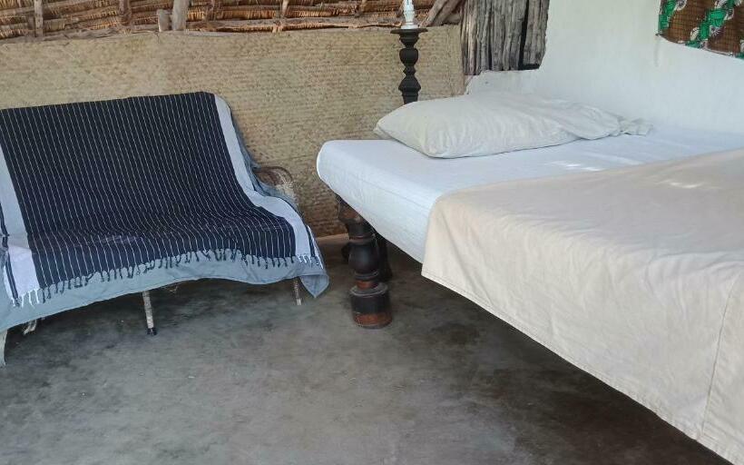 اتاق اکونومی یک تخته, Wildebeeste Lamu