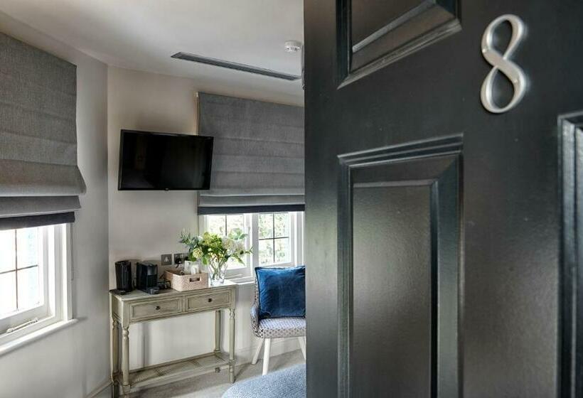 Standart Oda, The Bridge Pub & Rooms