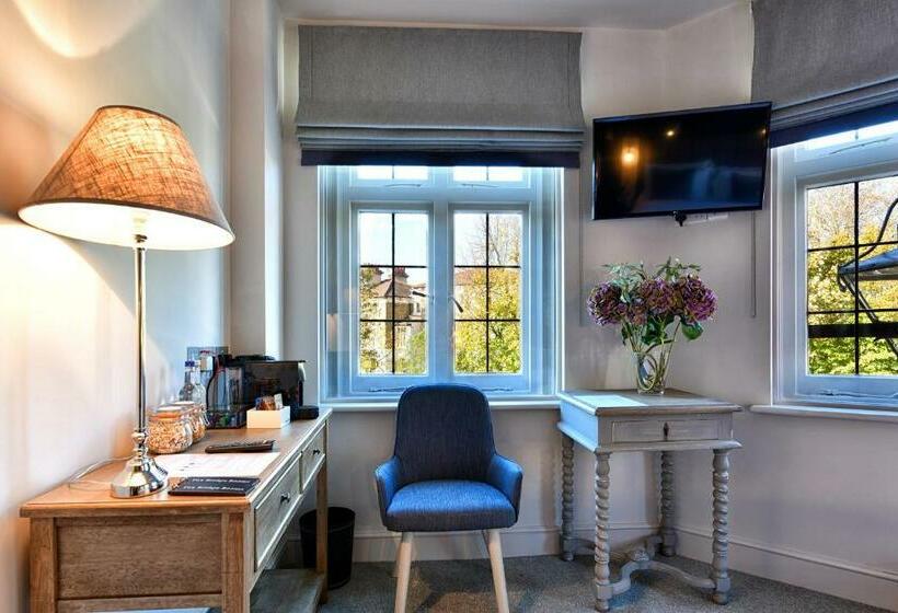 Standart Oda, The Bridge Pub & Rooms