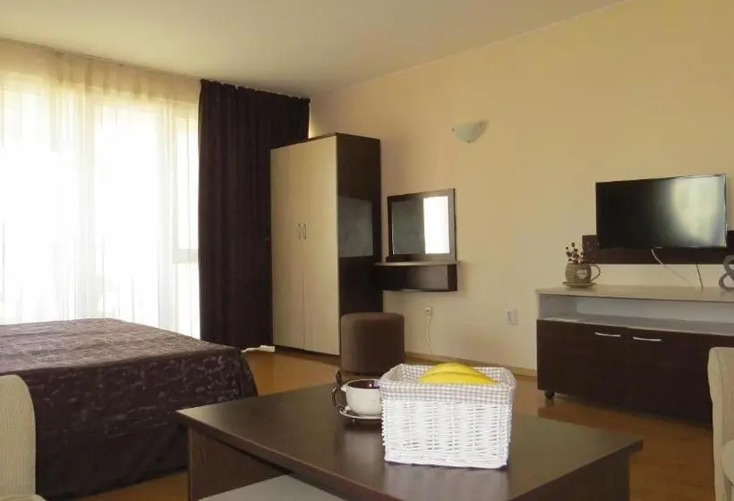 スタンダードスタジオ, Apart Hotel Vechna R