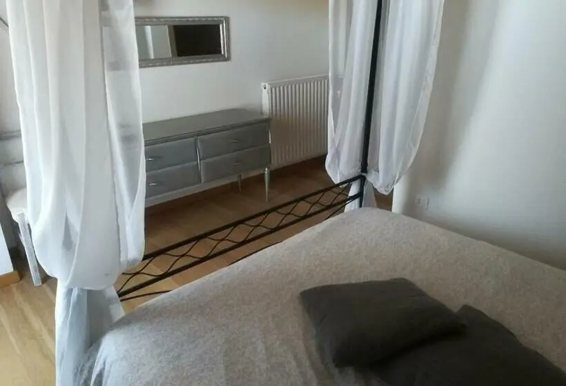 اتاق لوکس با بالکن, Agriturismo La Di Buiat
