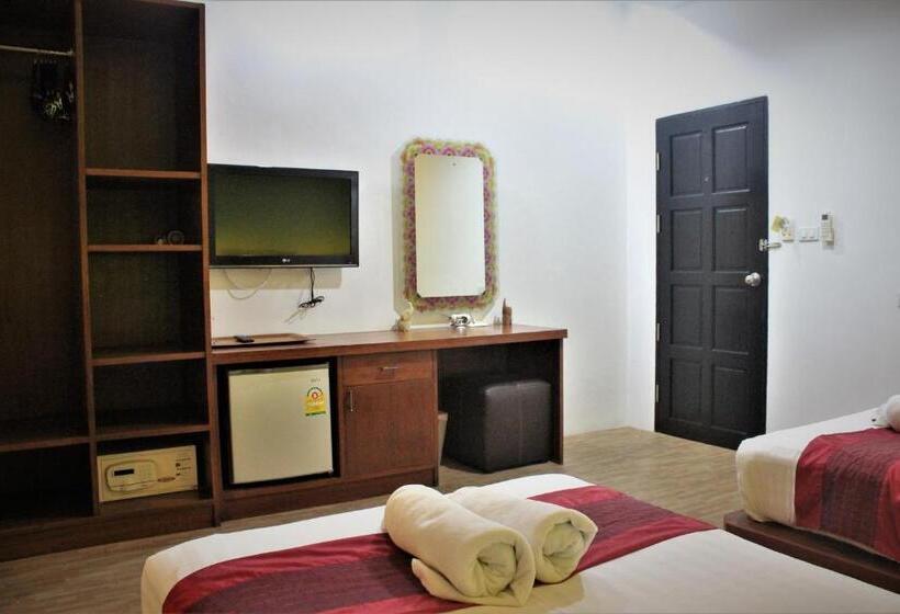 Delüks Oda, Freedom Kata