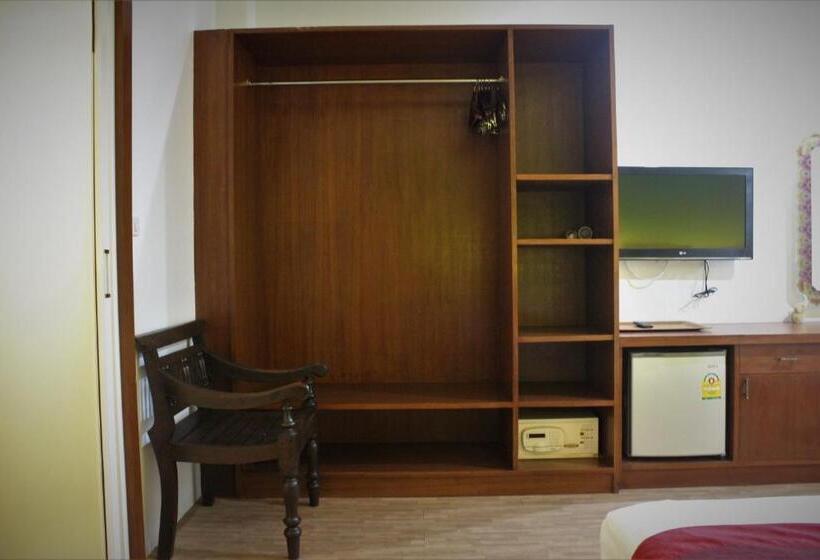 Delüks Oda, Freedom Kata