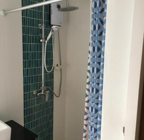 Delüks Oda, Freedom Kata