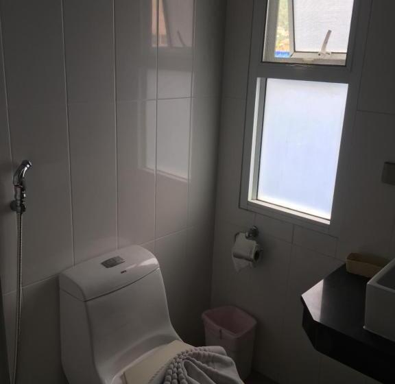 Delüks Oda, Freedom Kata