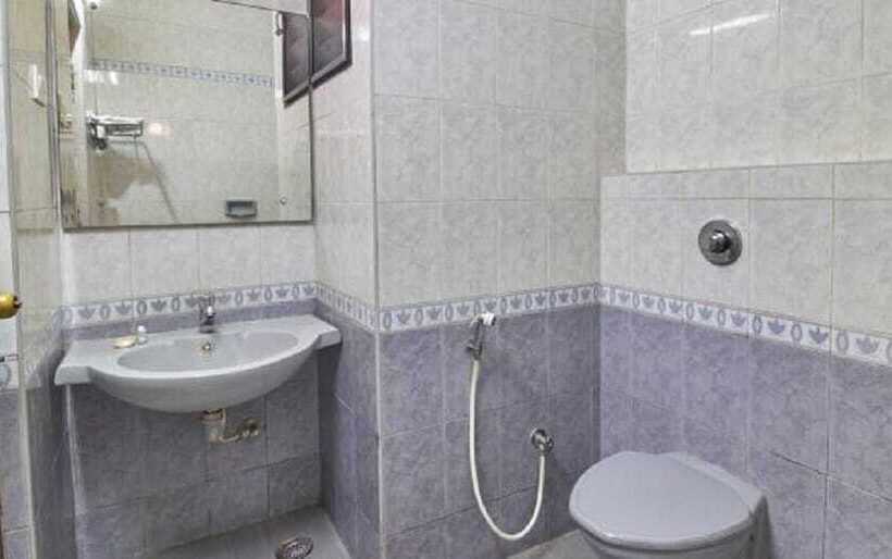 Camera Deluxe, Legend S Inn