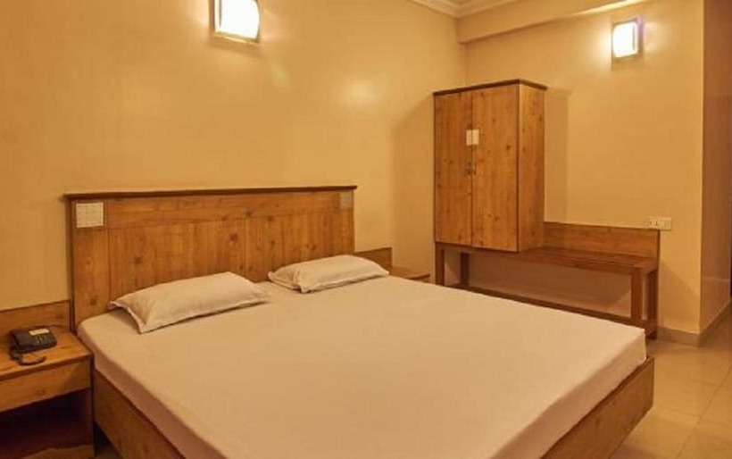 Camera Deluxe, Legend S Inn