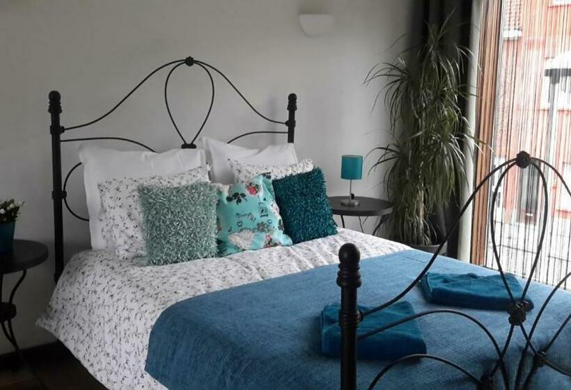 اتاق استاندارد چهار تخته, Harmony House