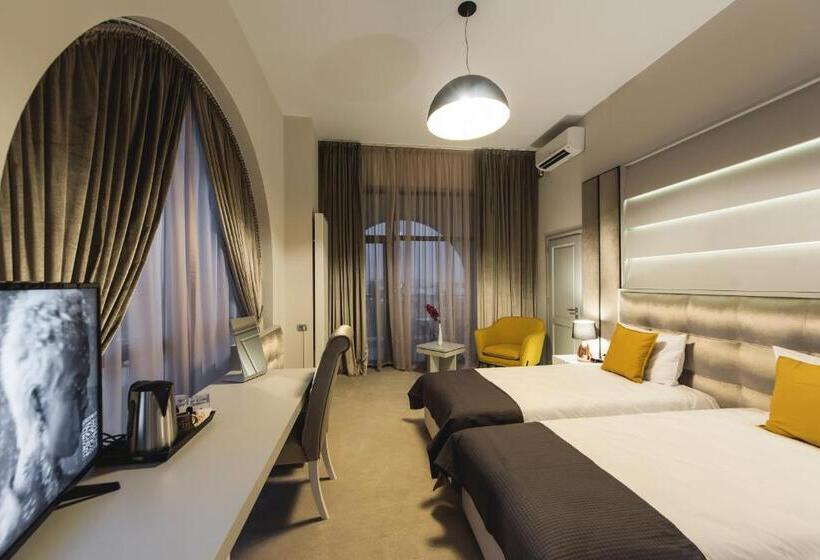 Номер Deluxe с Балконом, Edma