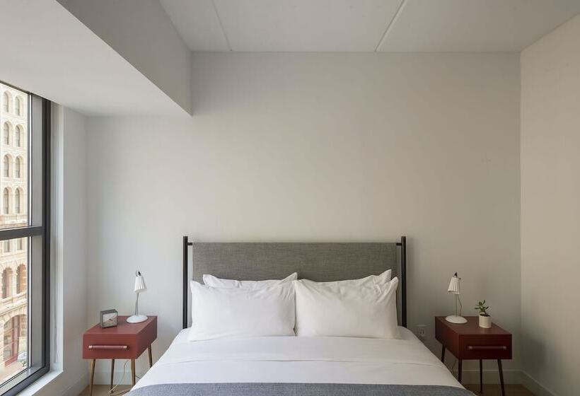 Апартаменты 1 Спальня, Roost East Market