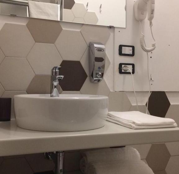 スーペリアールーム, Apeiron