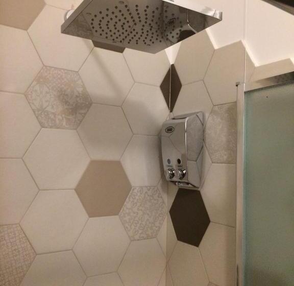 デラックスルーム, Apeiron