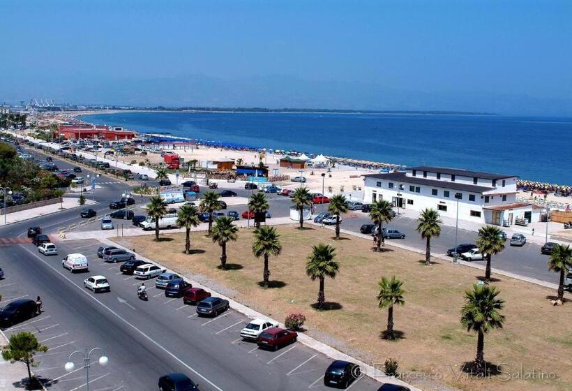 スーペリアールーム, Apeiron