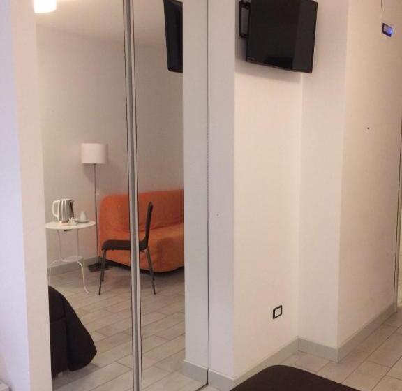 スタンダードルーム, Apeiron