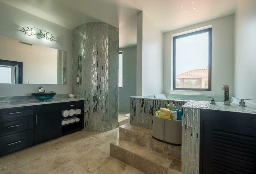 סוויטת דלוקס נוף לים, Diamante Beachfront Suites