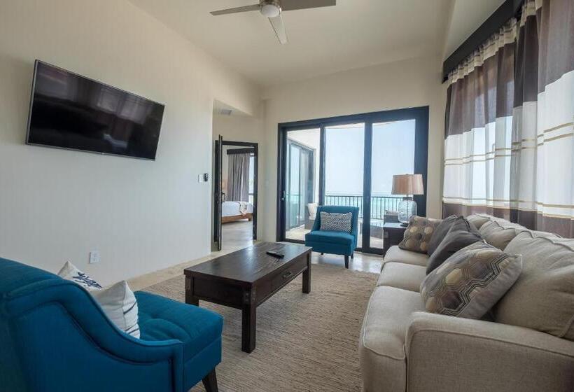 סוויטת דלוקס נוף לים, Diamante Beachfront Suites