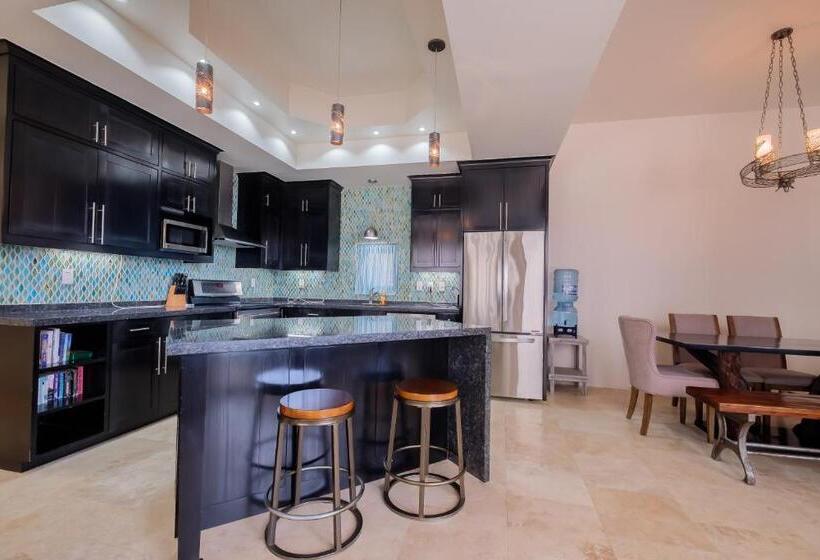 סוויטה דלוקס, Diamante Beachfront Suites