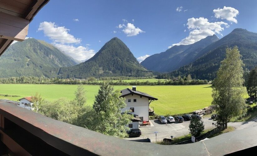 トリプルクラシックルーム, Wildrose