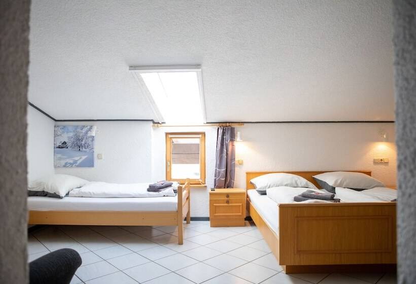 スタンダードトリプルルーム, Wildrose