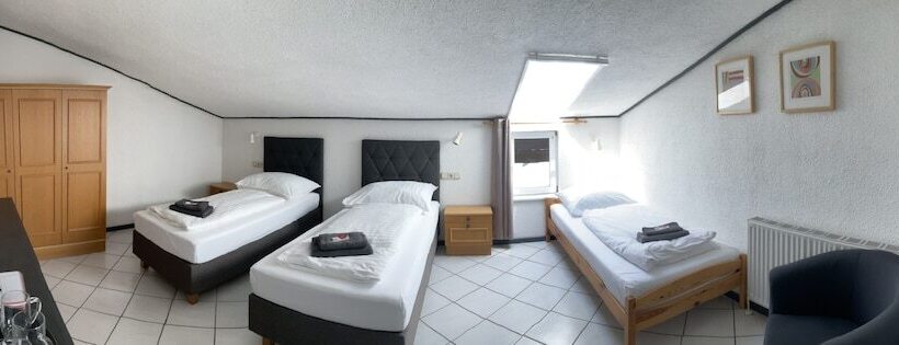 スタンダードトリプルルーム, Wildrose