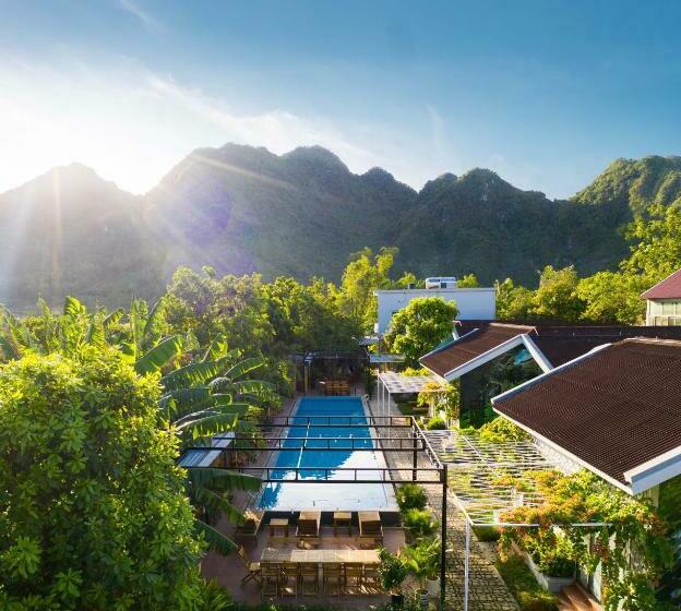 اتاق سوپریور با چشمانداز استخر, Commander Lodge