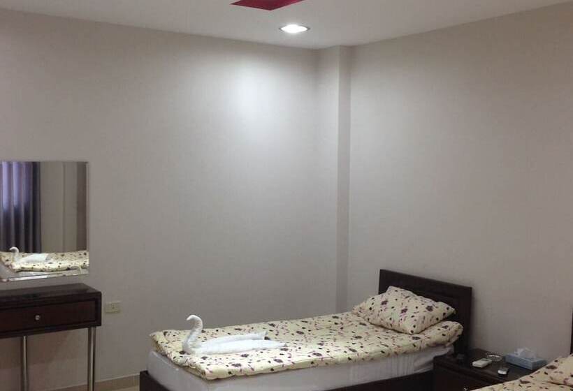 اتاق استاندارد سه نفره, Ajnadeen