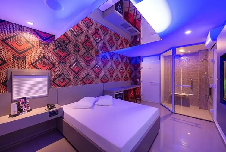 スタンダードスタジオ, Azure Motel