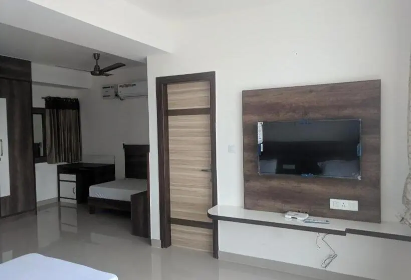 اتاق لوکس چهار تخته, Pride Home