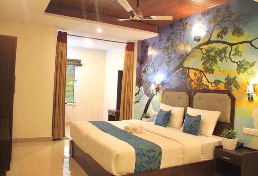 Номер Deluxe, Enroute Thekkady