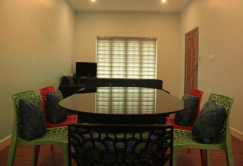 ３ベッドルームアパートメント, Enroute Thekkady