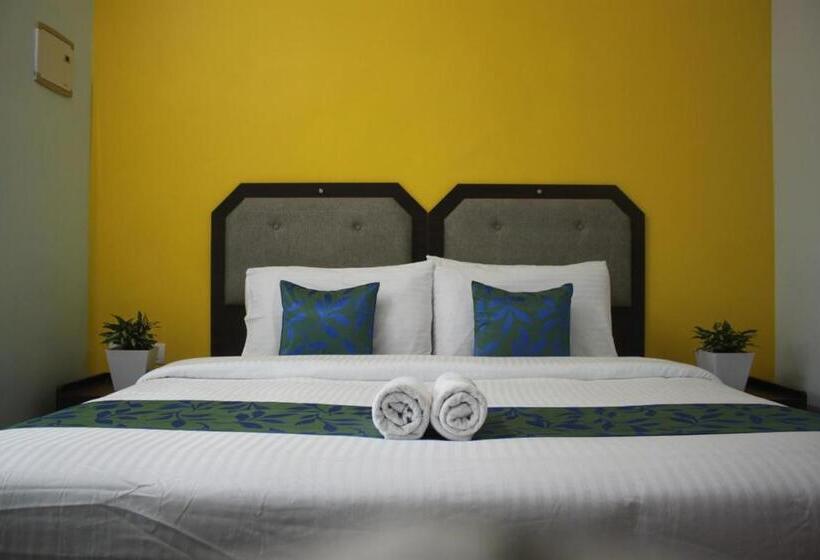 ３ベッドルームアパートメント, Enroute Thekkady