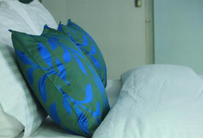 ２ベッドルームアパートメント, Enroute Thekkady