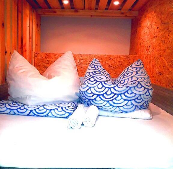 اتاق استاندارد با سرویس بهداشتی مشترک, Fox Box I Capsule Apt