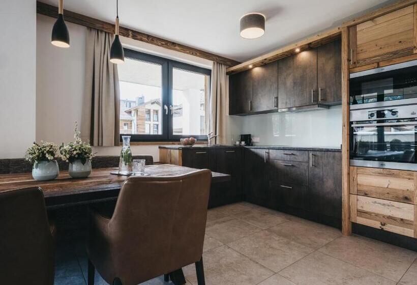 Люкс, Vaya Fieberbrunn