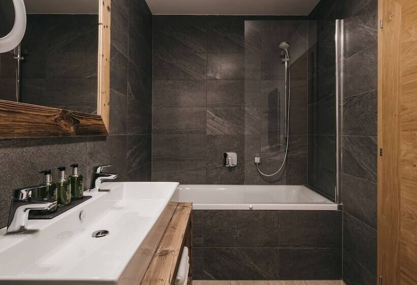 Номер Стандарт, Vaya Fieberbrunn