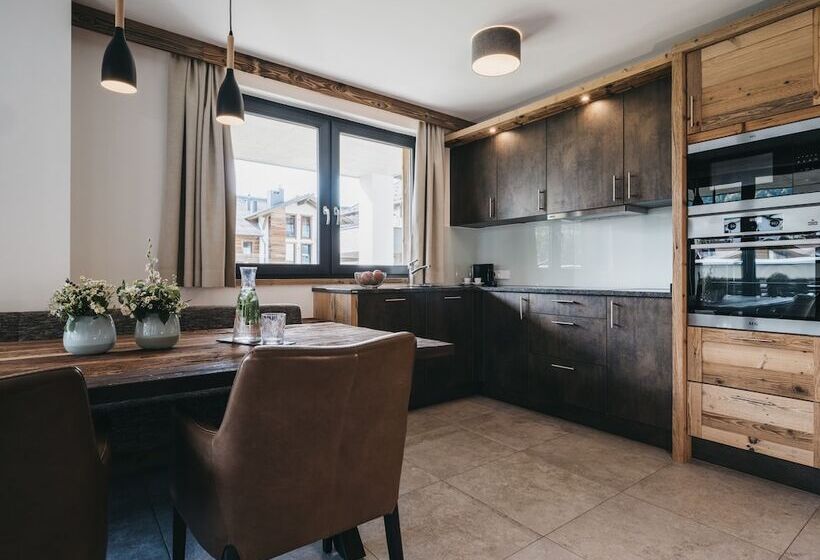 Люкс, Vaya Fieberbrunn