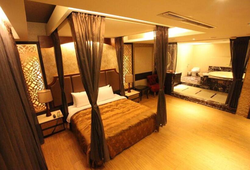 اتاق لوکس, Venice Motel