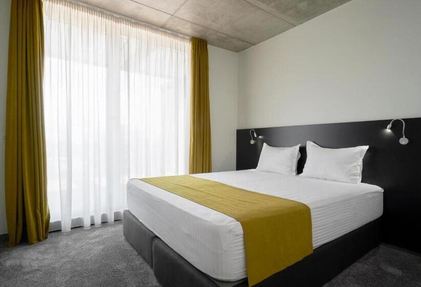 2 Bedroom Suite with Balcony, Adella Boutique Hotel   Free Secured Parking