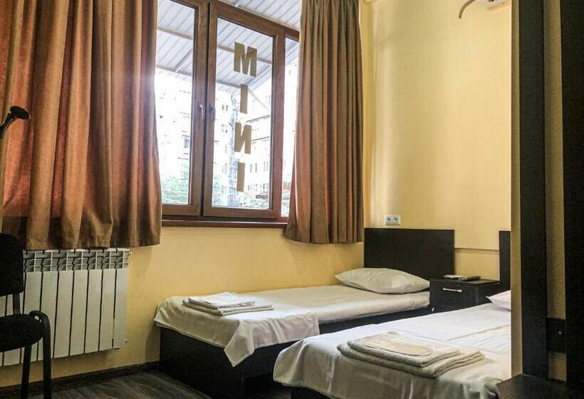 اتاق استاندارد با سرویس بهداشتی مشترک, Victoria