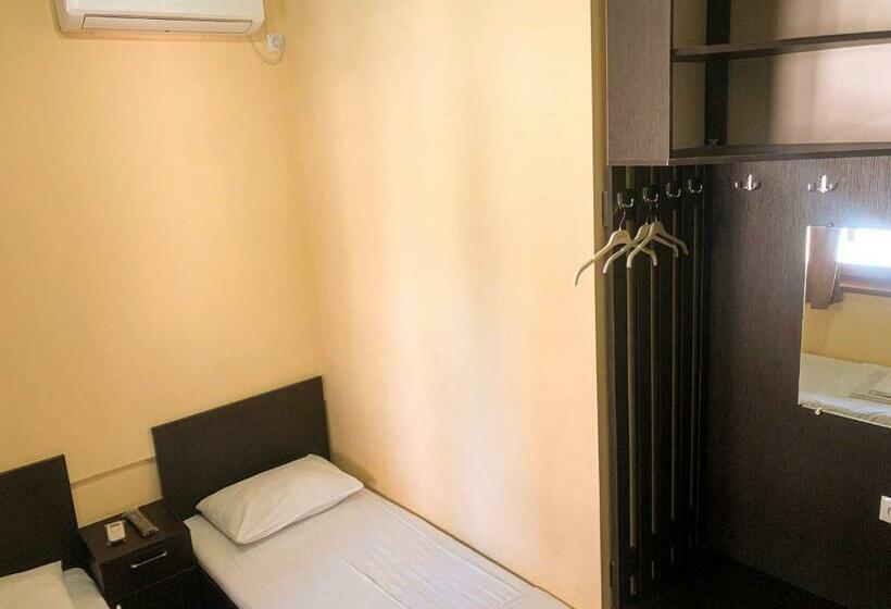 اتاق استاندارد با سرویس بهداشتی مشترک, Victoria