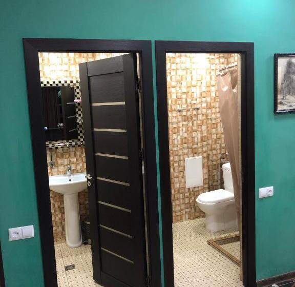 اتاق استاندارد با سرویس بهداشتی مشترک, Victoria