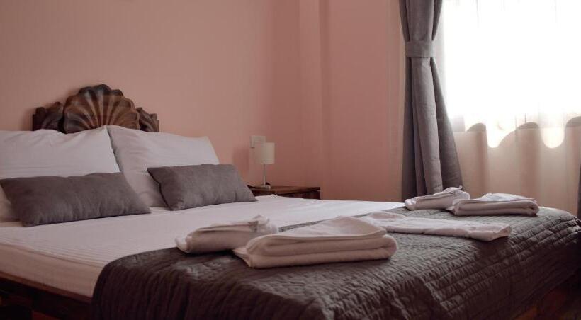 اتاق لوکس, Vir