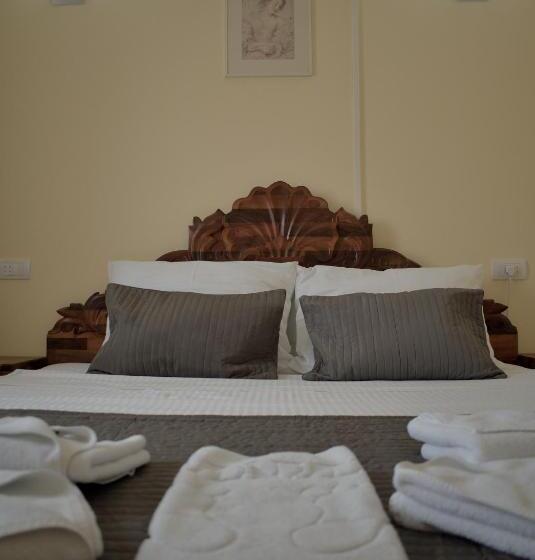 اتاق لوکس, Vir