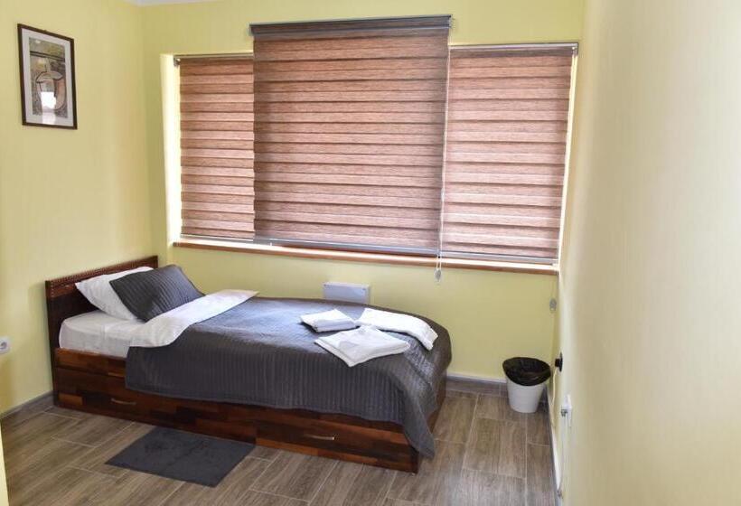 آپارتمان 1 خوابه, Vir