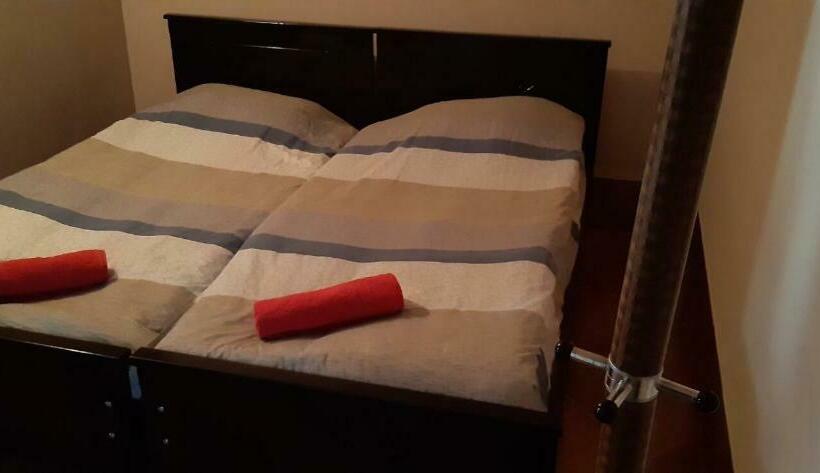 اتاق استاندارد, Luiza